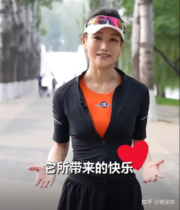 重庆新闻直播女主持_新闻坊原来的女主持李惠萍人_央视13新闻直播间主持人