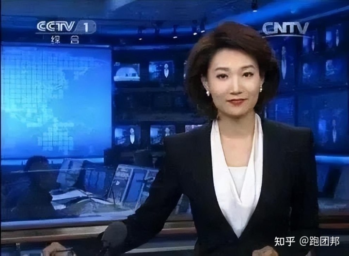 央视13新闻直播间主持人_重庆新闻直播女主持_新闻坊原来的女主持李惠萍人